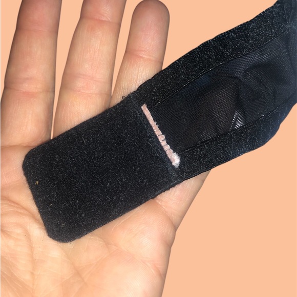 3 cute bras, 38B-C, sold as set. - Picture 6 of 15